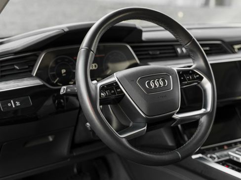 Certified 2024 Audi Q8 e-tron Premium Plus image 10