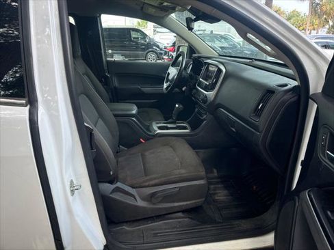 Used 2020 Chevrolet Colorado LT w/ Safety Package RWD image 12