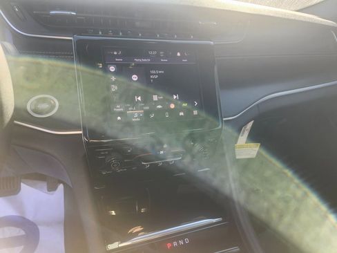 New 2025 Jeep Grand Cherokee Laredo image 9