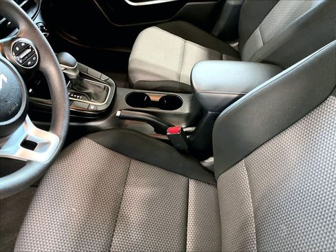 Used 2023 Kia Soul LX image 20