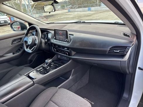 Used 2022 Nissan Rogue S image 26