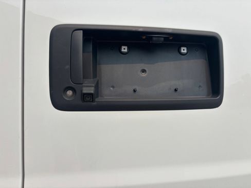 Used 2019 Chevrolet Express 3500 w/ Driver Convenience Package image 6