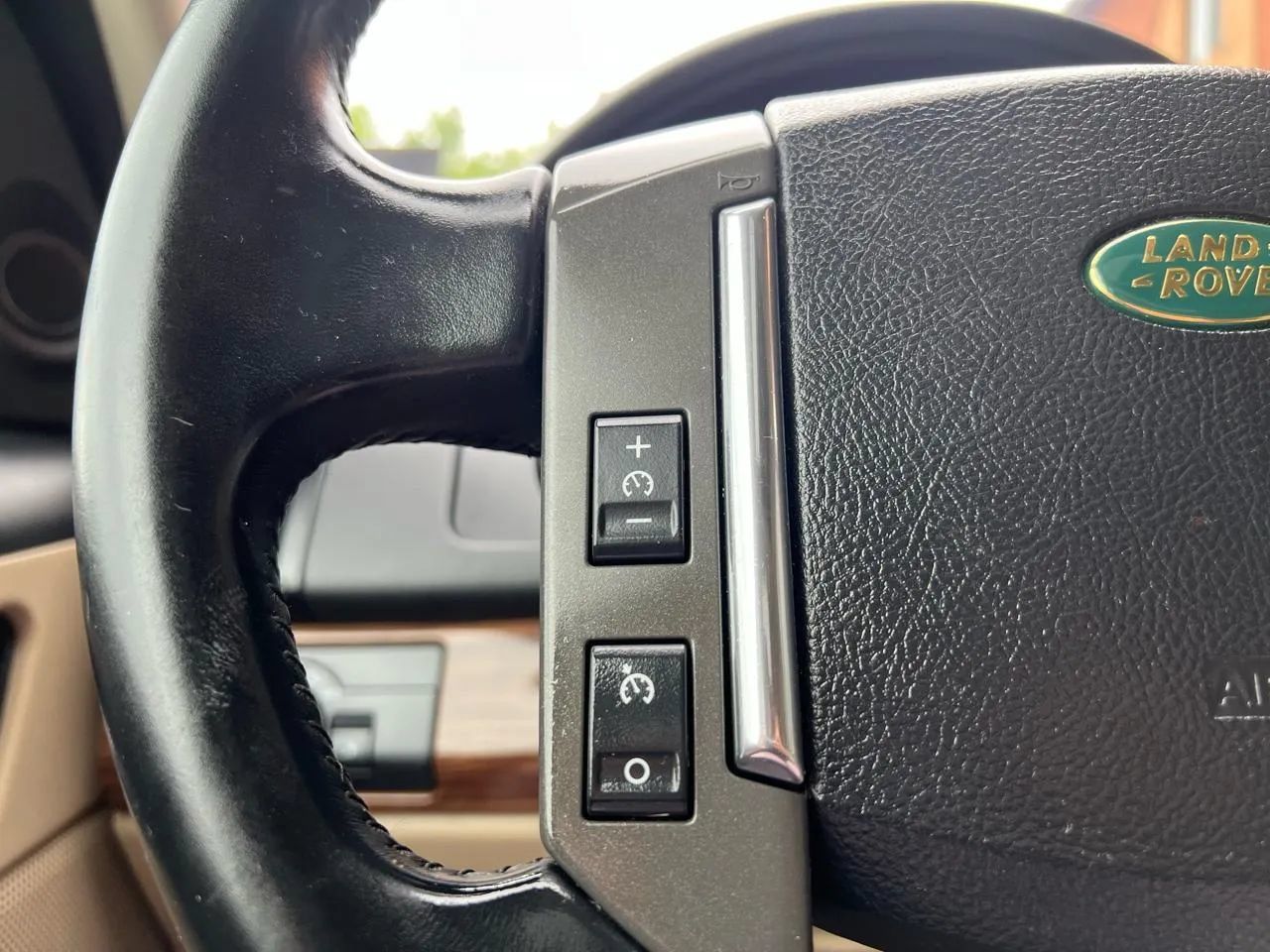 Used 2010 Land Rover LR2 HSE AWD/4WD image 37