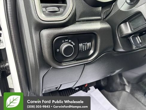 Used 2020 RAM 5500 Tradesman w/ Max Tow Package AWD/4WD image 17