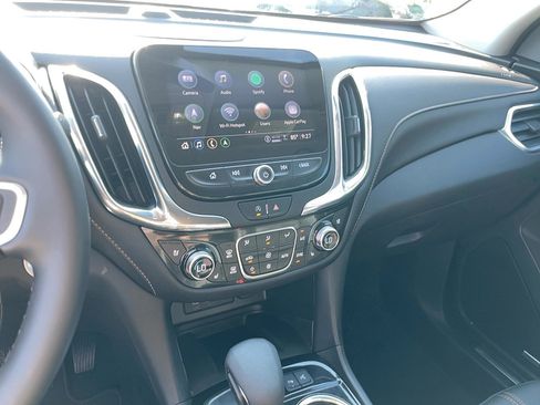 Used 2023 Chevrolet Equinox Premier FWD image 9