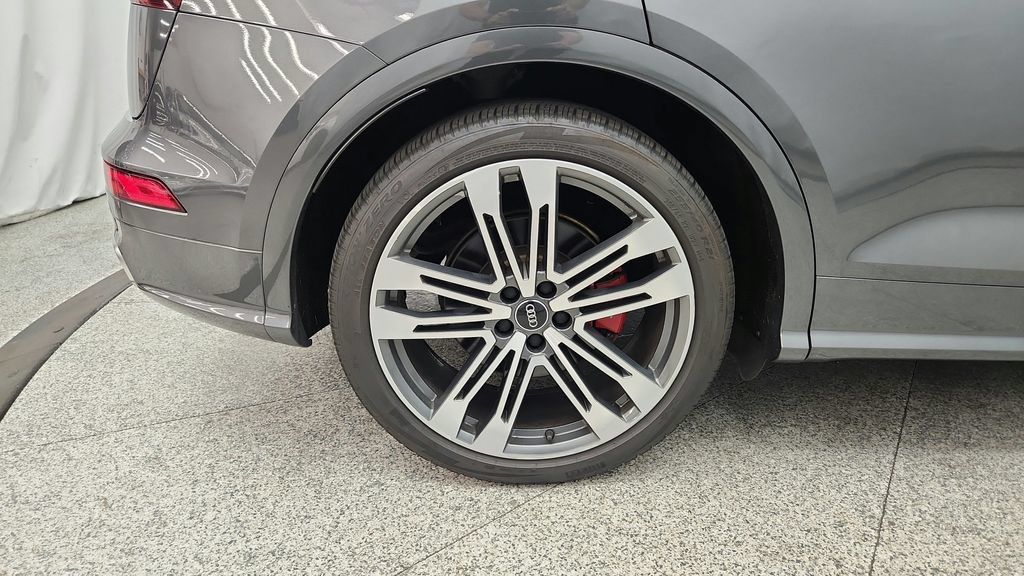 Used 2018 Audi SQ5 Prestige w/ Prestige Package AWD/4WD image 25