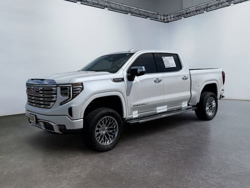Used 2024 GMC Sierra 1500 Denali w/ Technology Package image 7
