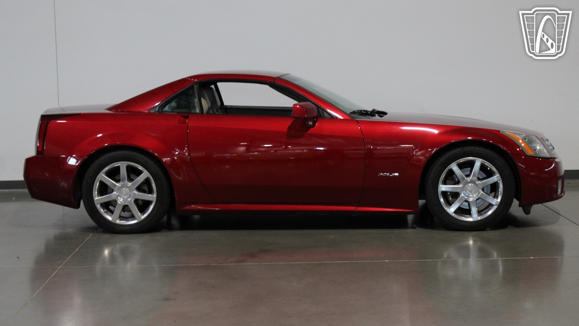 Used 2004 Cadillac XLR RWD image 25