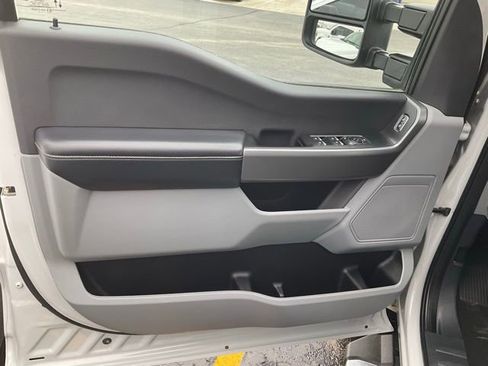 Used 2025 Ford F250 XLT image 5