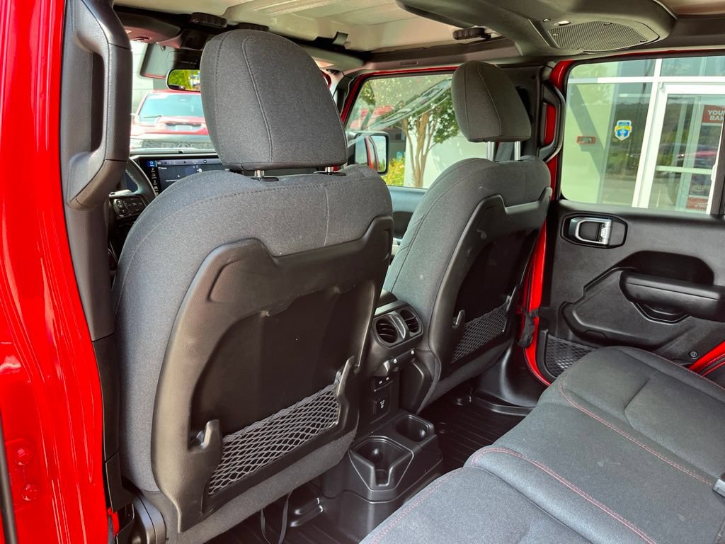 Used 2025 Jeep Wrangler Unlimited Rubicon AWD/4WD image 15