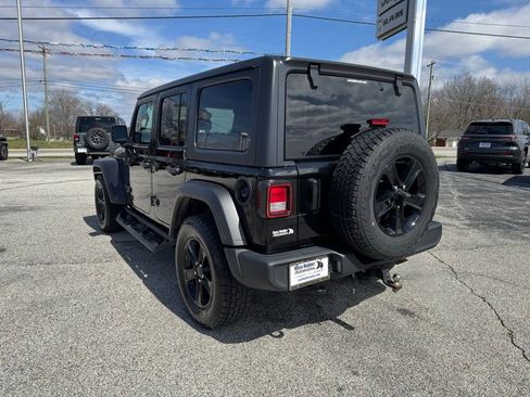 Used 2021 Jeep Wrangler Unlimited Sport image 3