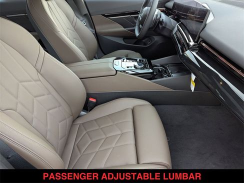 New 2025 BMW 530i xDrive 530i xDrive w/ Premium Package image 30