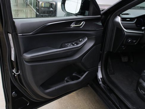 Certified 2023 Jeep Grand Cherokee L Laredo image 26