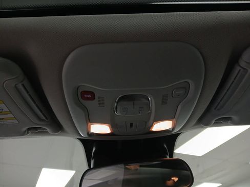 Used 2020 Jeep Renegade Altitude w/ UConnect 8.4 Nav Group image 12