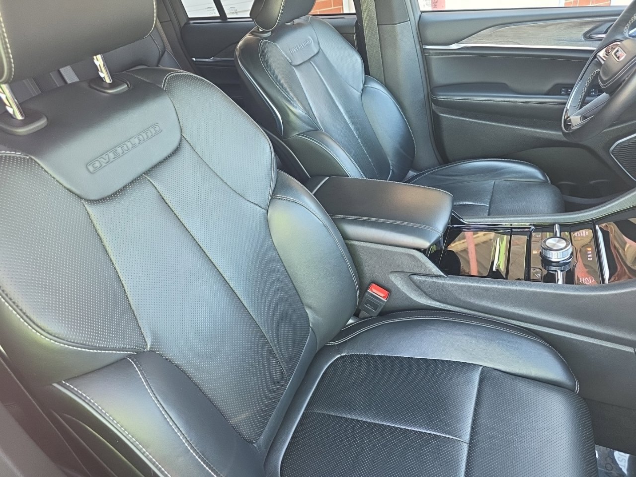 Used 2025 Jeep Grand Cherokee Overland w/ Adv Protech Group III AWD/4WD image 22