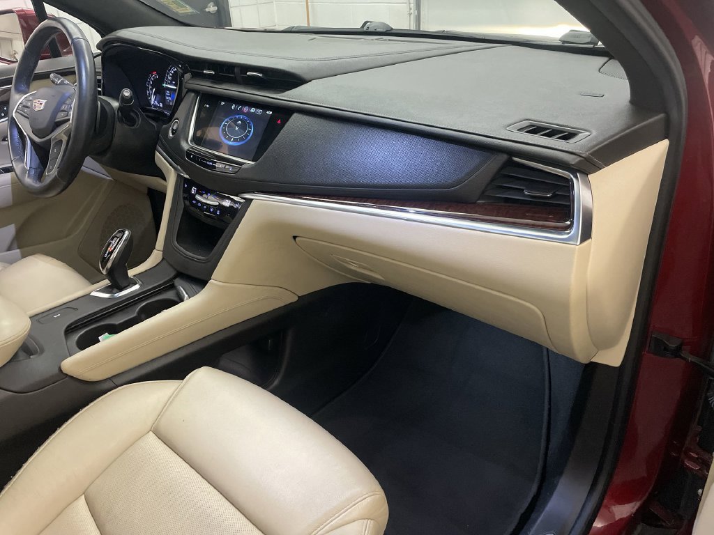 Used 2017 Cadillac XT5 Luxury w/ Driver Awareness Package FWD image 23