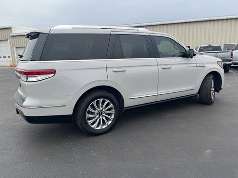 Used 2022 Lincoln Navigator Reserve image 3
