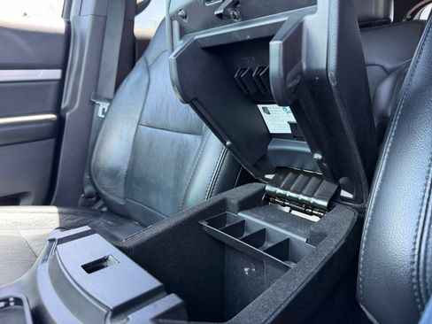 Used 2017 Ford Explorer XLT w/ Equipment Group 202A FWD image 15