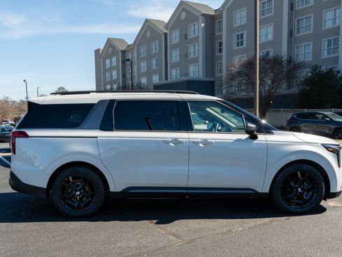 New 2026 Kia Carnival SX Prestige FWD image 10