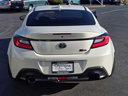 Used 2024 Toyota GR86 image 5