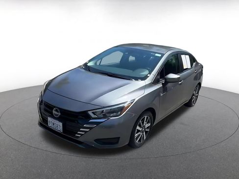 Used 2025 Nissan Versa SV FWD image 7