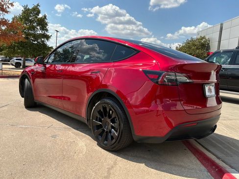 Used 2024 Tesla Model Y Long Range AWD/4WD image 8