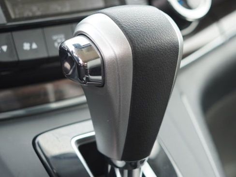 Used 2016 Honda CR-V Touring image 31