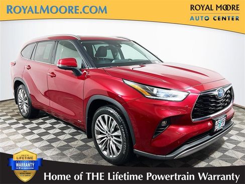 Used 2023 Toyota Highlander Platinum image 1