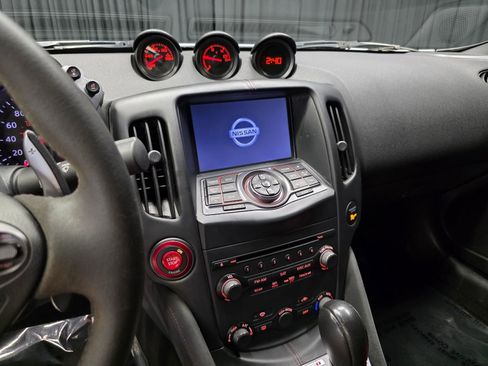 Used 2017 Nissan 370Z NISMO RWD image 24