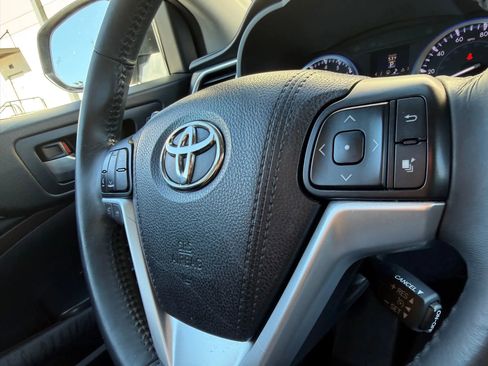 Used 2015 Toyota Highlander Limited image 29