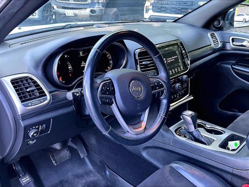 Used 2020 Jeep Grand Cherokee Altitude AWD/4WD image 8