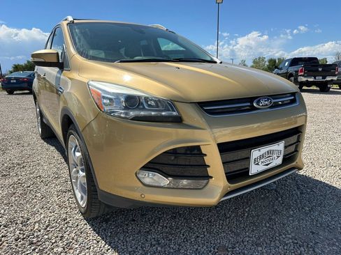 Used 2014 Ford Escape Titanium w/ Equipment Group 401A AWD/4WD image 2