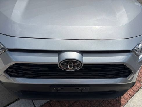 Used 2024 Toyota RAV4 XLE FWD image 12