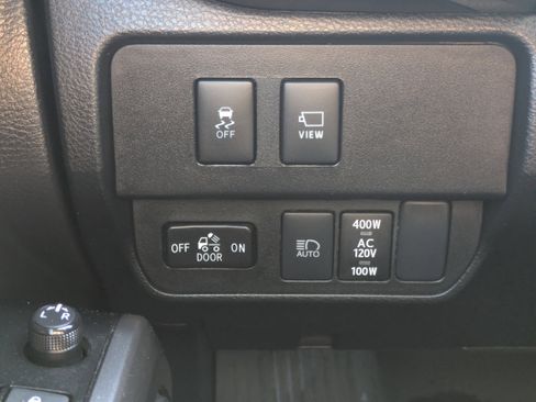 Used 2023 Toyota Tacoma Limited image 15