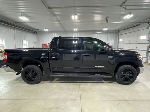Used 2020 Toyota Tundra SR5 w/ SR5 Upgrade Package image 8