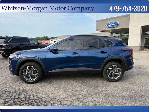Used 2024 Chevrolet Trax LT FWD image 8