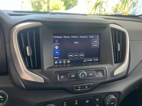 Used 2024 GMC Terrain SLE FWD image 20