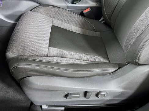 Used 2022 Subaru Outback Premium image 22