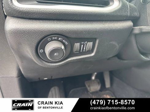 Used 2021 Chrysler Pacifica Touring w/ S Appearance Package FWD image 15