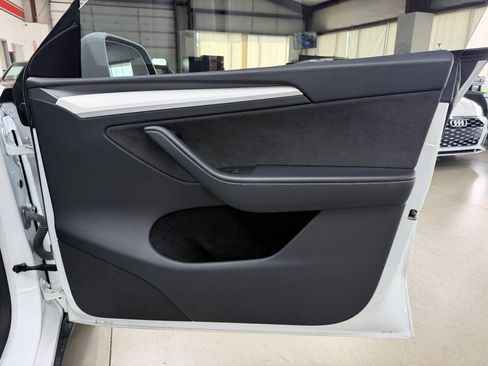 Used 2023 Tesla Model Y Long Range AWD/4WD image 16