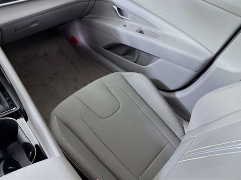 Used 2026 Hyundai Elantra SEL Sport Premium FWD image 27