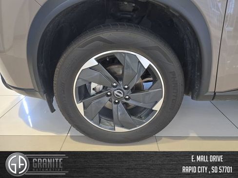 Used 2025 Nissan Rogue SV AWD/4WD image 26