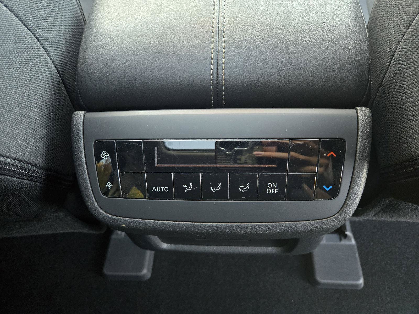 Used 2025 Nissan Pathfinder SV w/ SV Premium Package AWD/4WD image 30