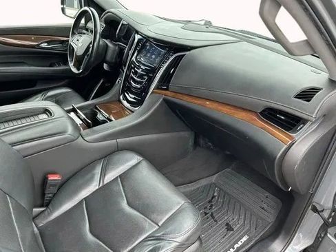 Used 2020 Cadillac Escalade ESV Luxury w/ Escalade Sport Edition image 14