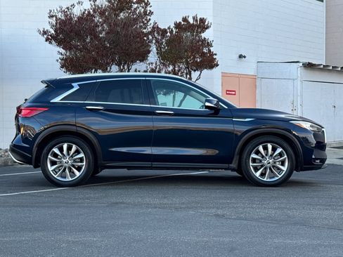 Used 2019 INFINITI QX50 Luxe w/ Navigation Package image 6