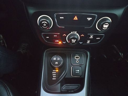 Used 2020 Jeep Compass Trailhawk w/ Leather Interior Group image 22