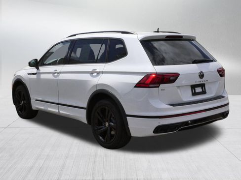 Certified 2023 Volkswagen Tiguan SE R-Line FWD image 5
