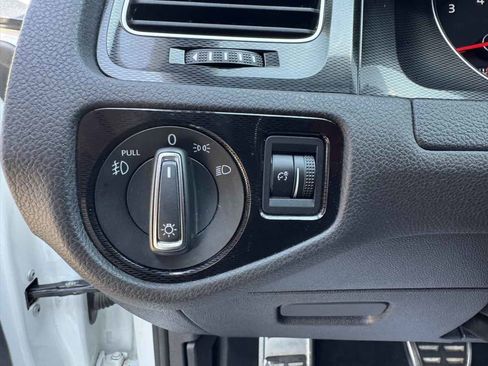 Used 2016 Volkswagen GTI S image 10