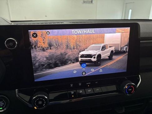 Used 2023 Chevrolet Colorado Trail Boss w/ Technology Package image 37