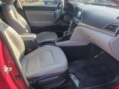 Used 2017 Hyundai Elantra Limited w/ Cargo Package image 27